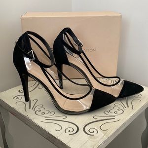 BCBGeneration Cynthia Clear Pump